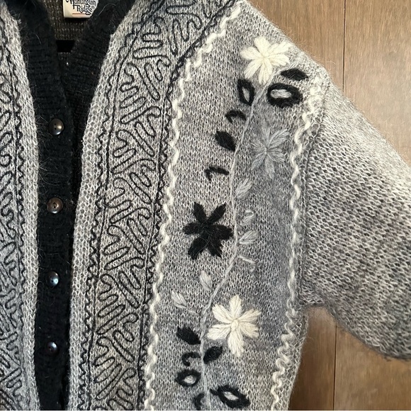 Vintage Huntington Ridge Grey Button-up Black White Embroidered Cardigan Sz L - Picture 5 of 11